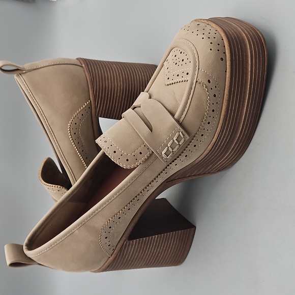 MIA Women’s Yisel PLATFORM Loafer Platform PUMP Women 9 - Picture 5 of 11